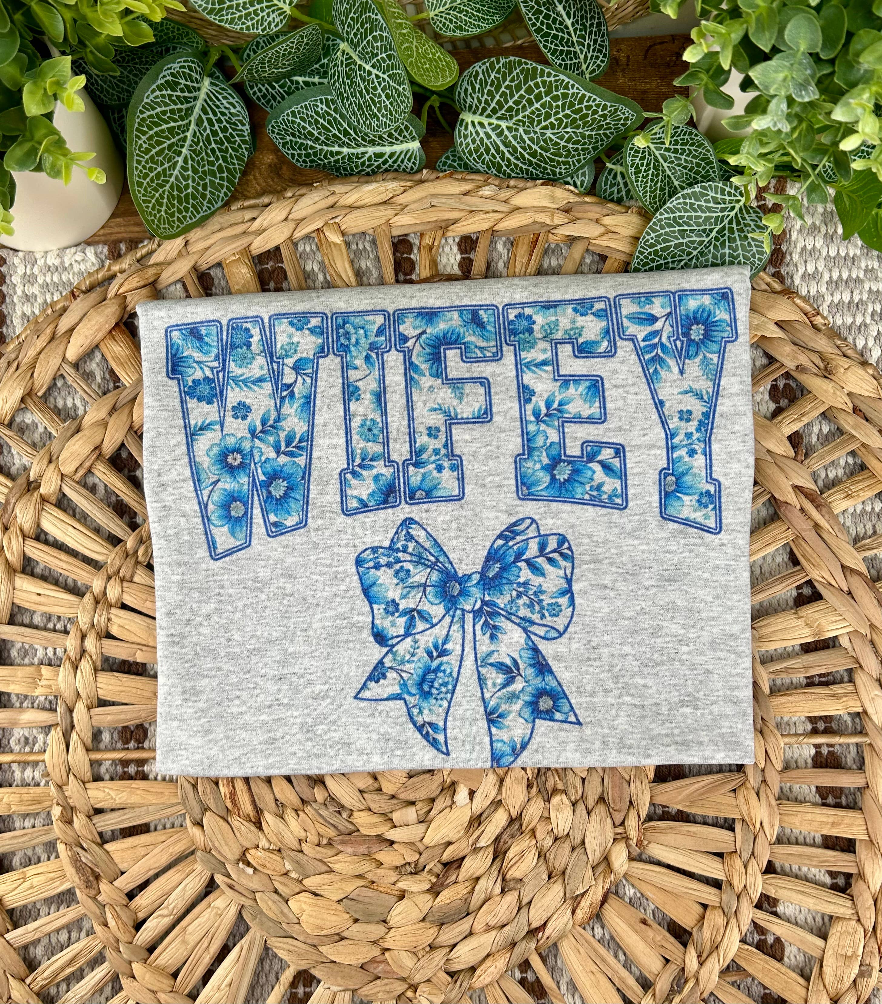 Wifey with bow T-shirt