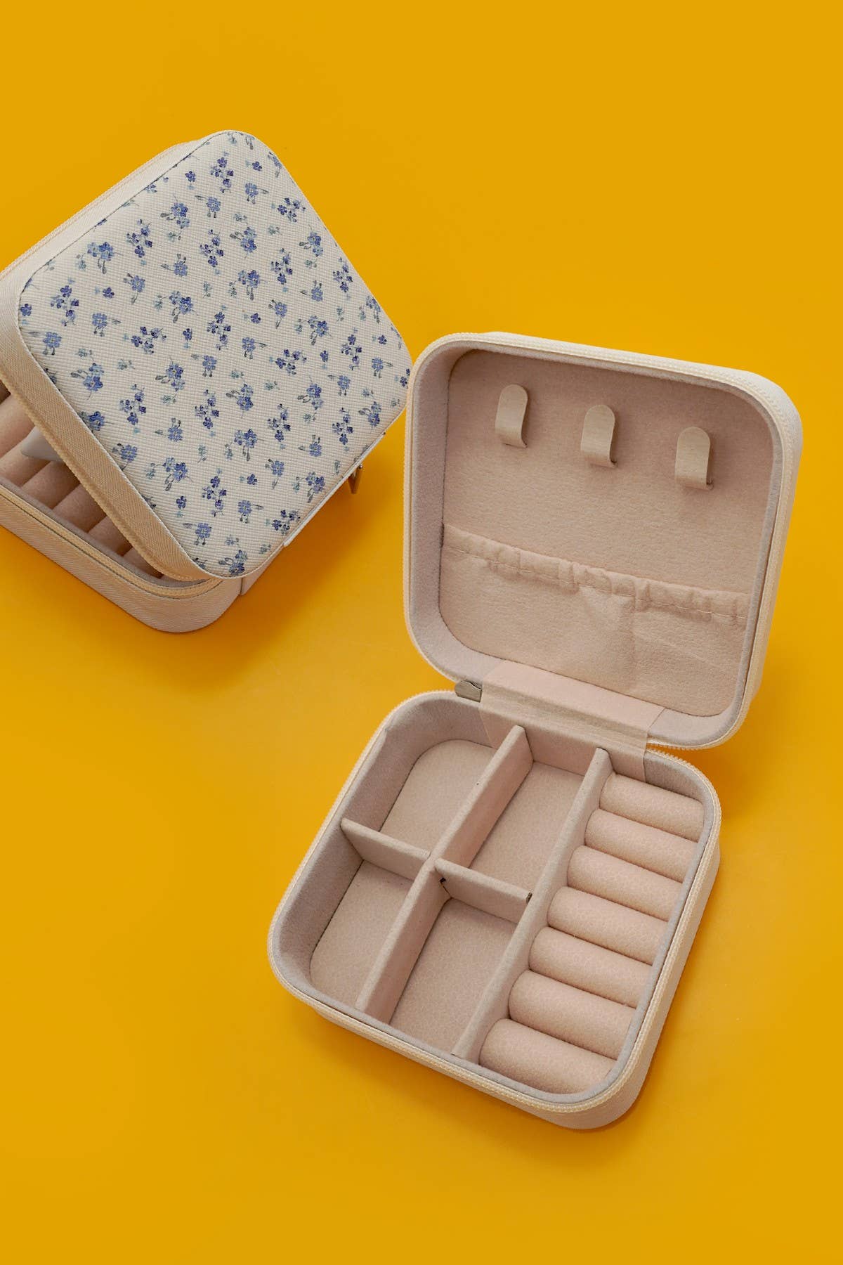 DESIGNED JEWELRY ORGANIZER TRAVEL BOX CASE